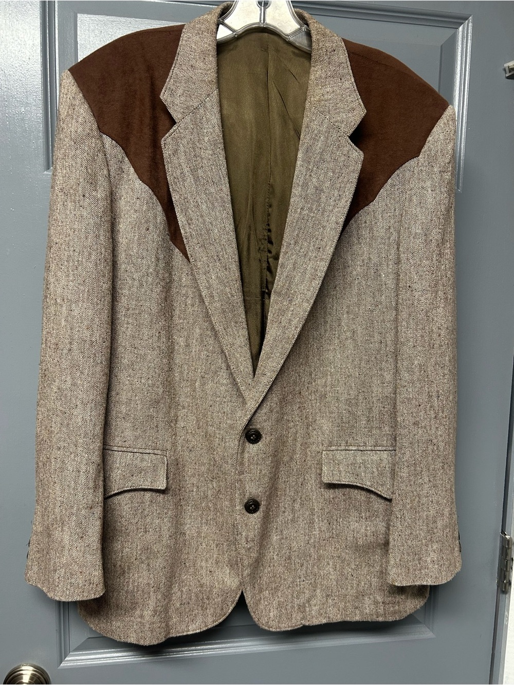 CIRCLE S MENS western style wool blend sport coat. Faux suede yoke detail. Sz44R